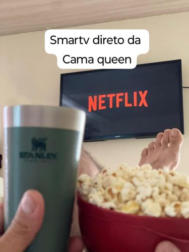 Flat com AR e vista Espetacular na área central de GV Garagem wifi Varandão — hotel in Governador Valadares
