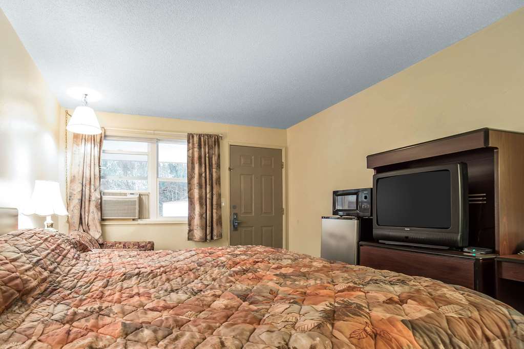 Rodeway Inn La Grande - photo 16