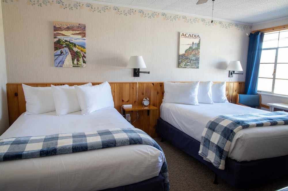 Isleview Motel and Cottages - photo 10