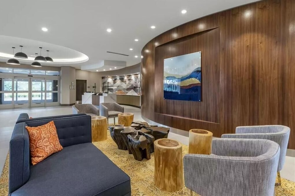 DoubleTree by Hilton Greenville Woodruff Road in Greenville, United States