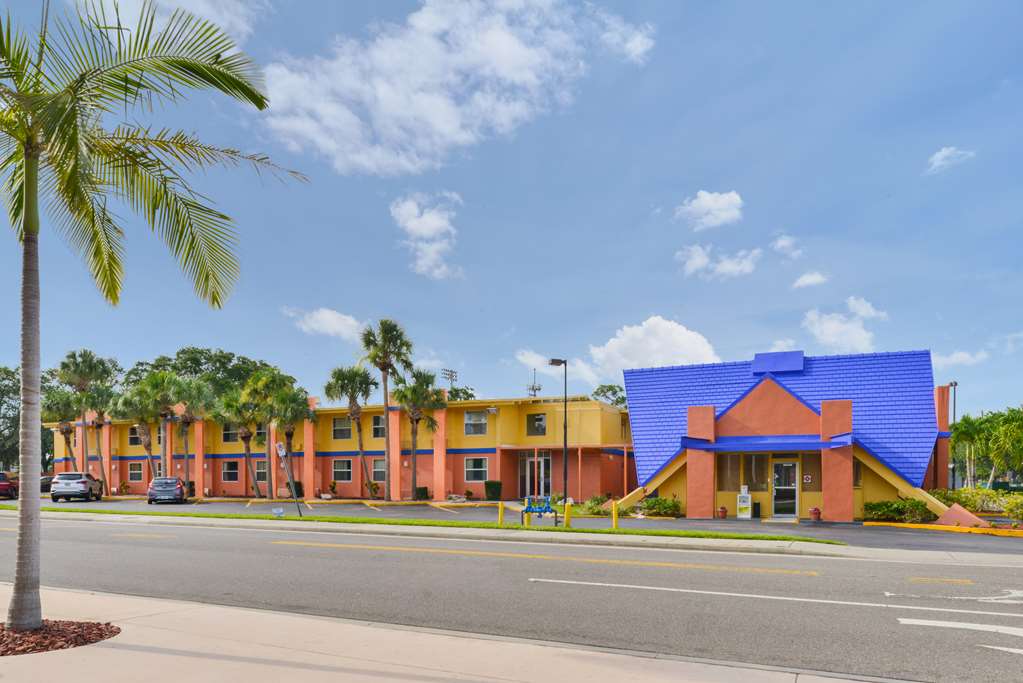Americas Best Value Inn Sarasota Downtown - photo 4