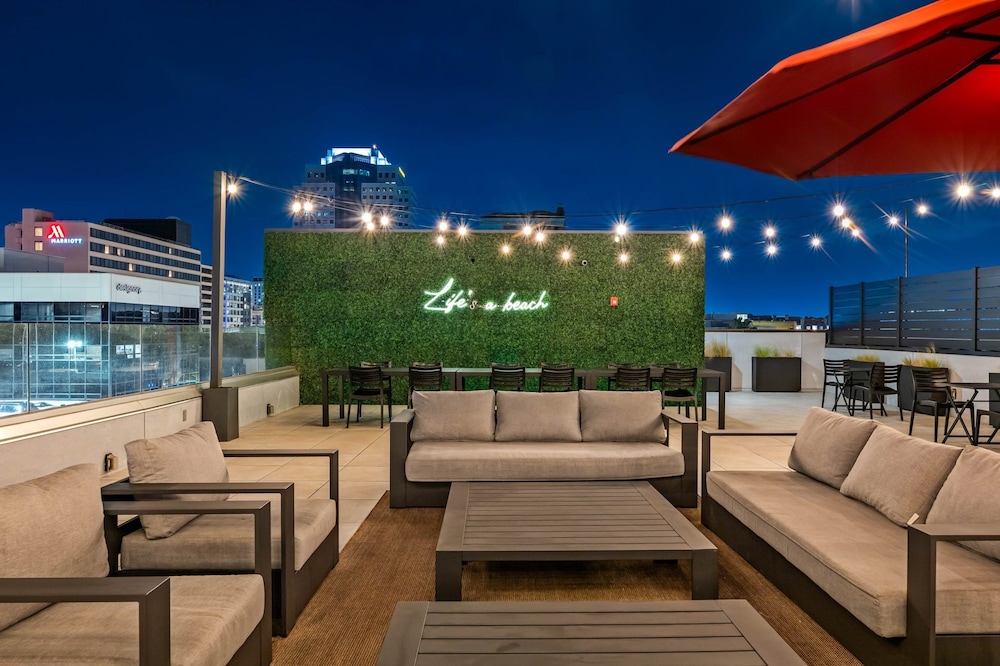 Hotel Mai Downtown Long Beach - photo 59