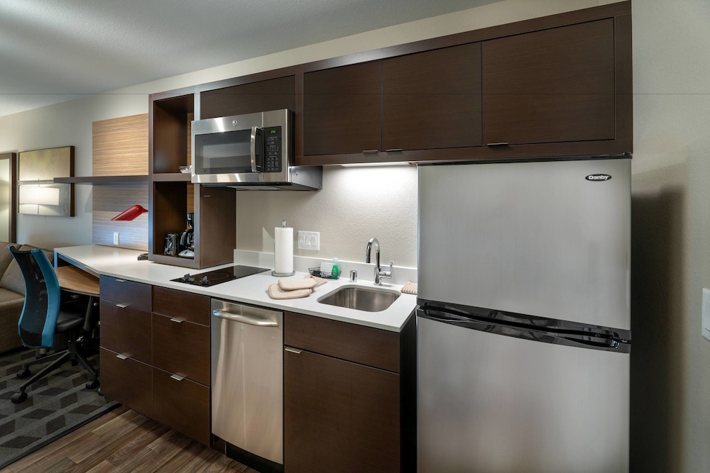 TownePlace Suites by Marriott Milwaukee Oak Creek - photo 16