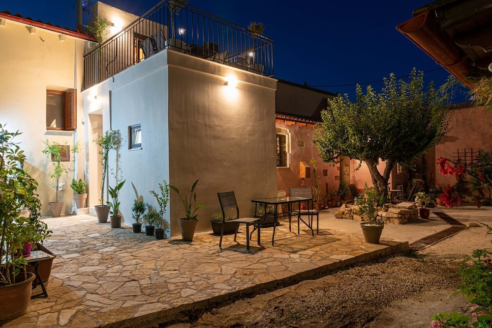 Sappho 3 bedroom House — 4-Star Luxury Hotel in Chania, Greece