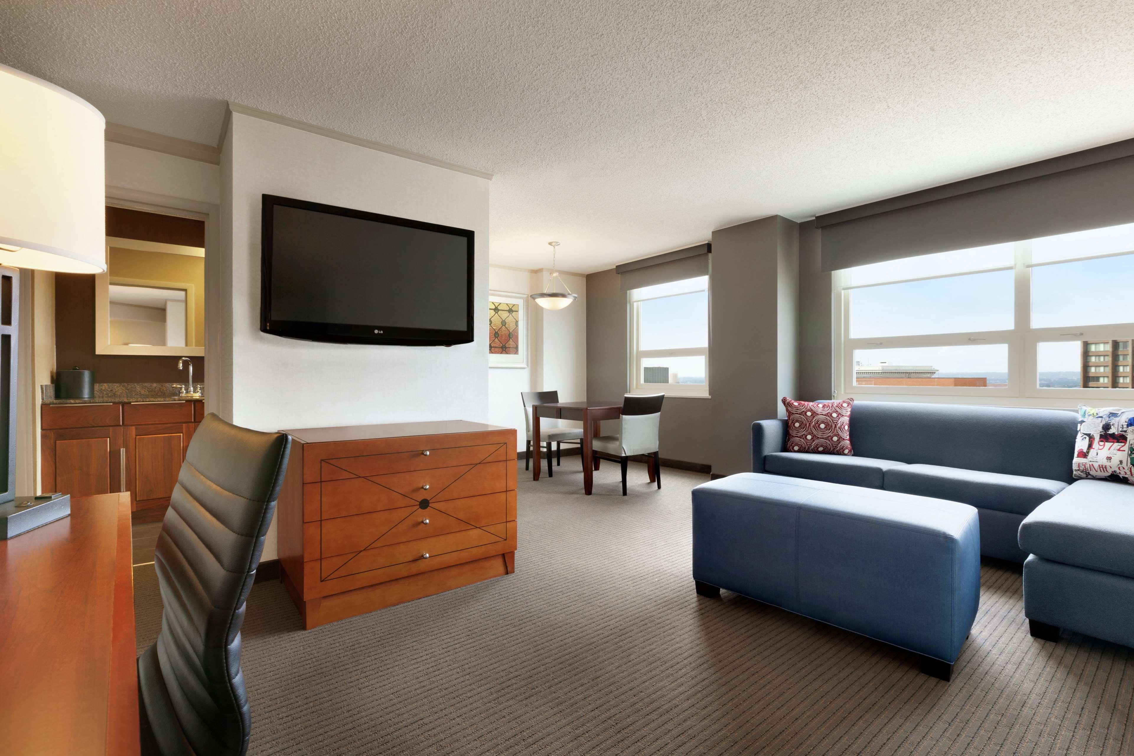 Embassy Suites by Hilton Baltimore Inner Harbor - photo 13