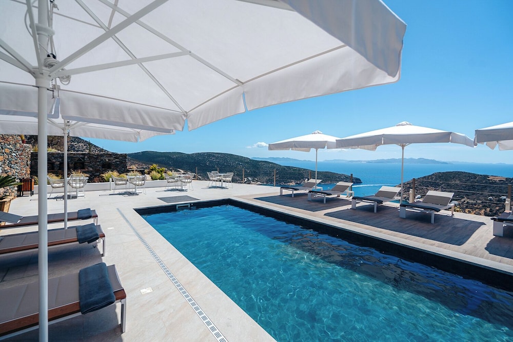 Melianthos Villas — 4-Star Luxury Hotel in Vathi, Greece