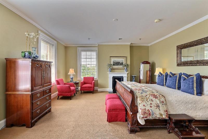The Presidents Quarters Inn - photo 63