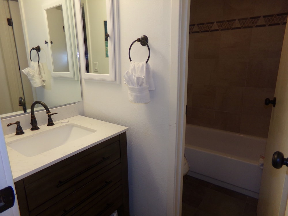 Wild Irishman 2 bed 2 bath Sleeps 9 WIBH - photo 15