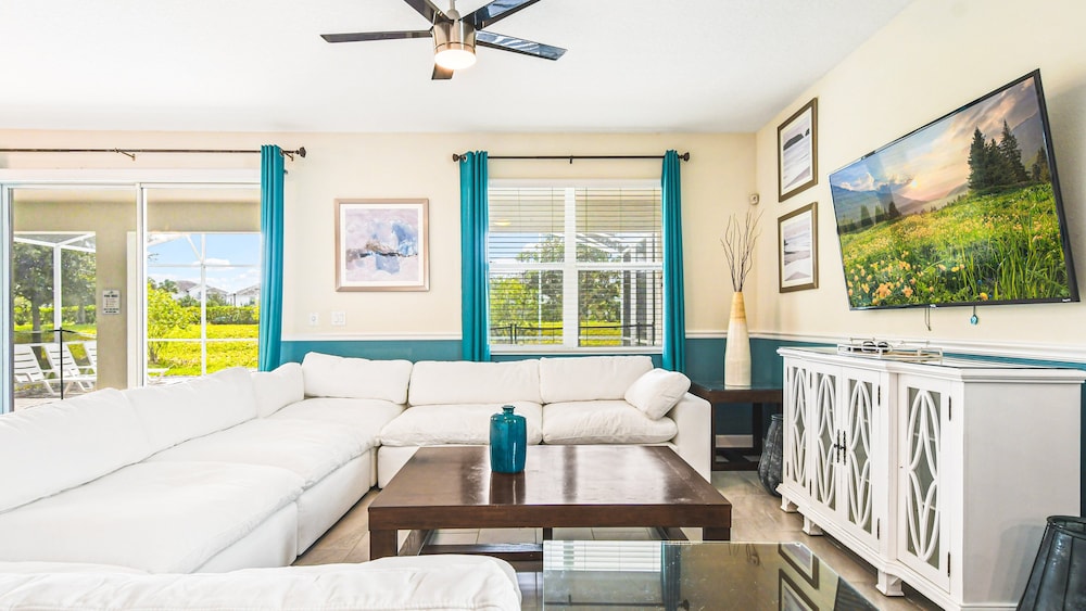 Elegant Home With Resort Amenities Gameroom - photo 16