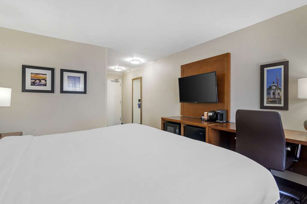 Comfort Inn & Suites Brunswick I 95 - photo 12