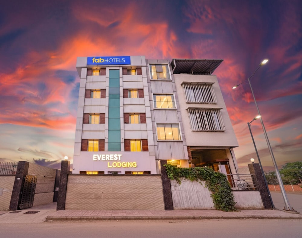 Fabhotel Everest in Navi Mumbai, India