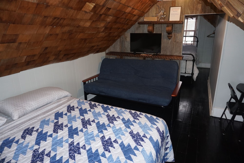 Charlevoix House - photo 23