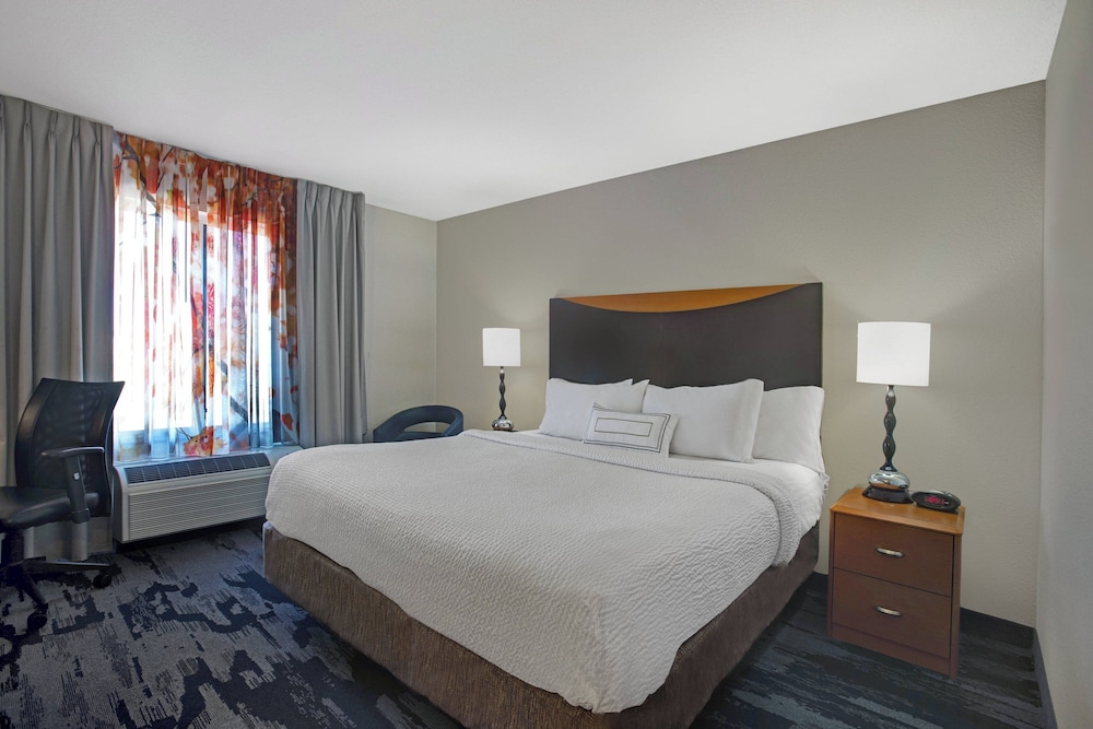Fairfield Inn & Suites by Marriott Carlsbad - photo 17