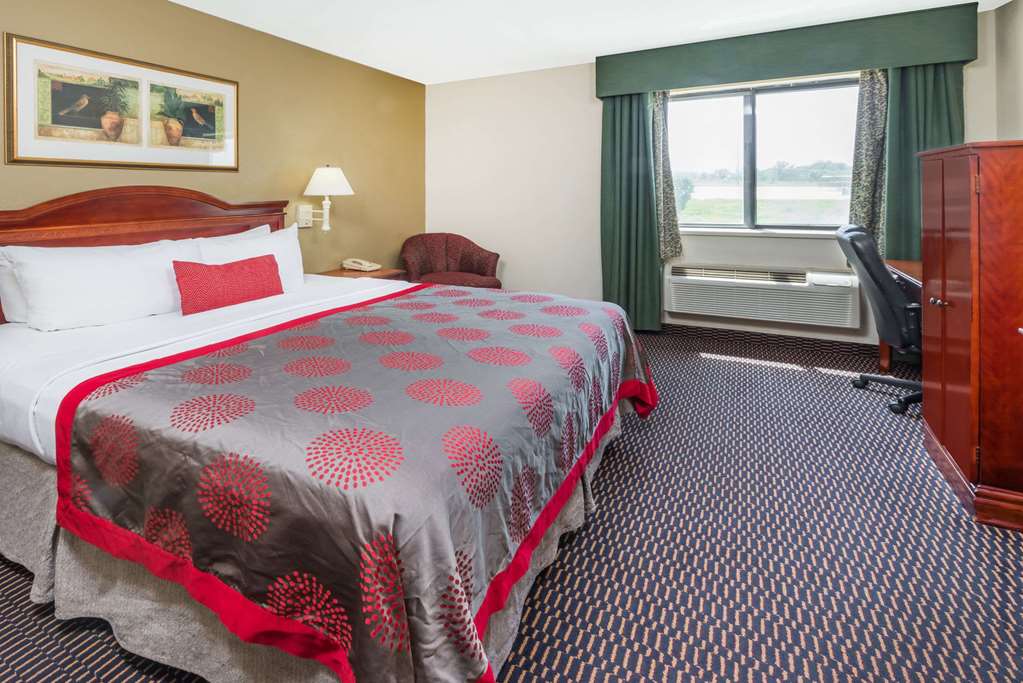 Ramada by Wyndham Columbia - photo 11