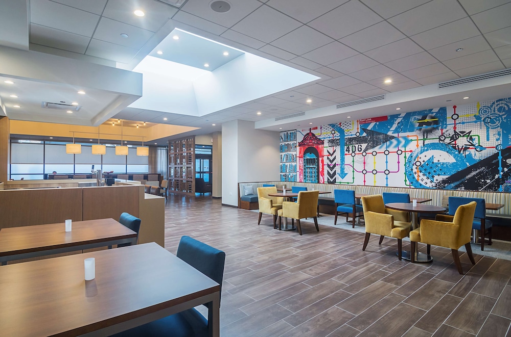 Hampton Inn Chicago North Loyola Station - photo 42