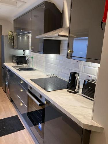 Stunning Coastal Retreat — hotel in Carrickfergus