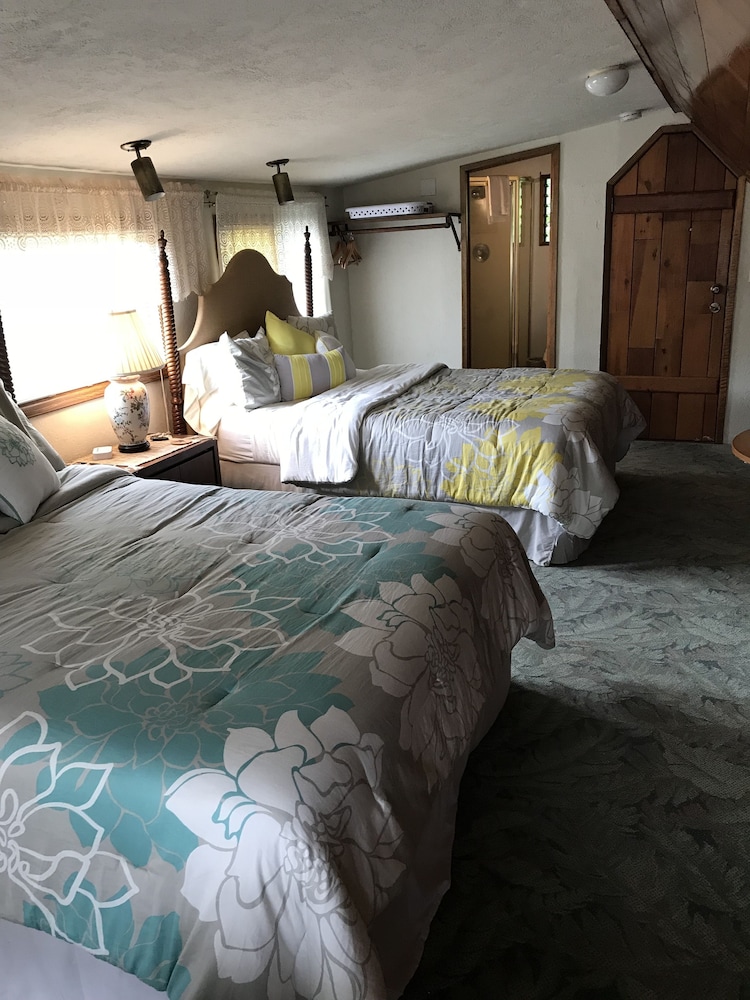 Hale Maluhia Country Inn - photo 15