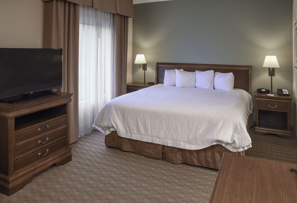 Hampton Inn & Suites Youngstown Canfield - photo 32