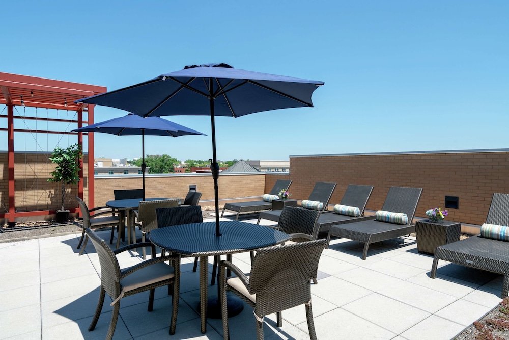 Hilton Garden Inn Alexandria Old Town National Harbor - photo 22