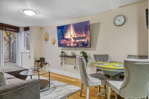 Tranquil 2 Bedroom Apartment in Southwark ZONE 1 — 4-Star Luxury Hotel in London, United Kingdom