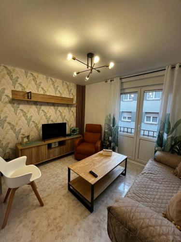 Precioso Piso Totalmente Reformado — Gijon