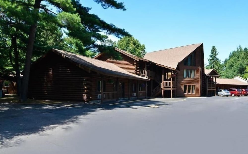 Centerstone Resort Lake Aire - carbon neutral hotel in Tomahawk