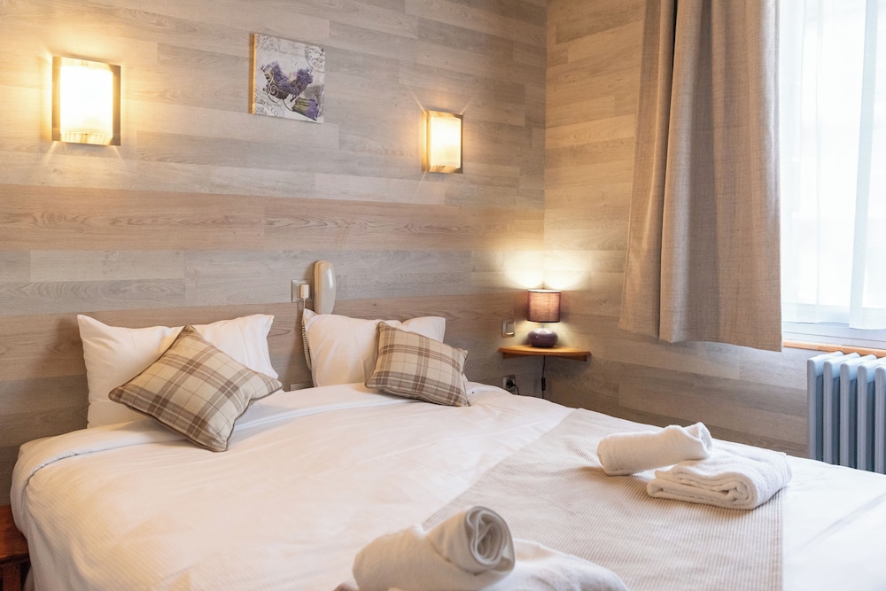 Hôtel des Pyrénées - carbon neutral hotel in Font-Romeu-Odeillo-Via