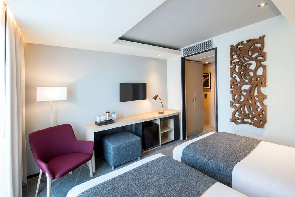 Twin Guest Room- Two Single Beds, Safe, Mini-bar, Complimentary Wi-Fi and Breakfast
