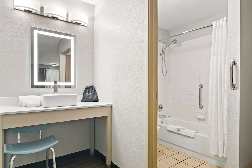 Best Western The Oasis at Joplin - photo 9