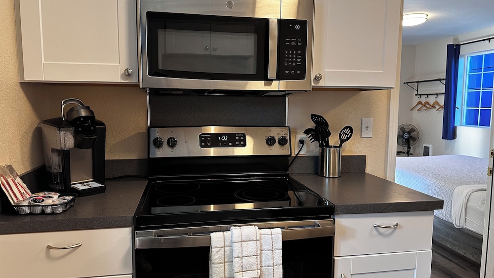 The Coastal Inn and Suites - photo 96