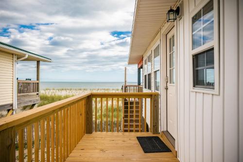 Chill'ax Inn by Oak Island Accommodations - photo 38