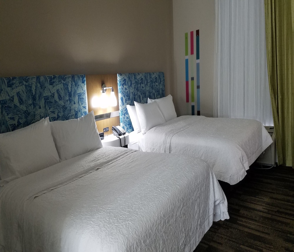 Hampton Inn & Suites Kansas City Merriam - photo 9