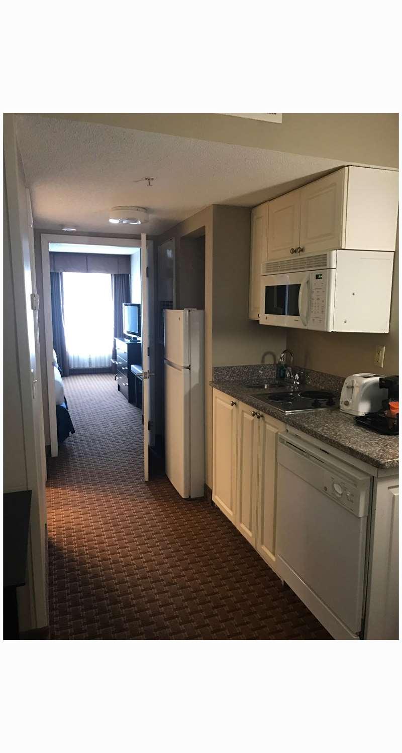 Best Western Plus Cary Inn NC State - photo 41