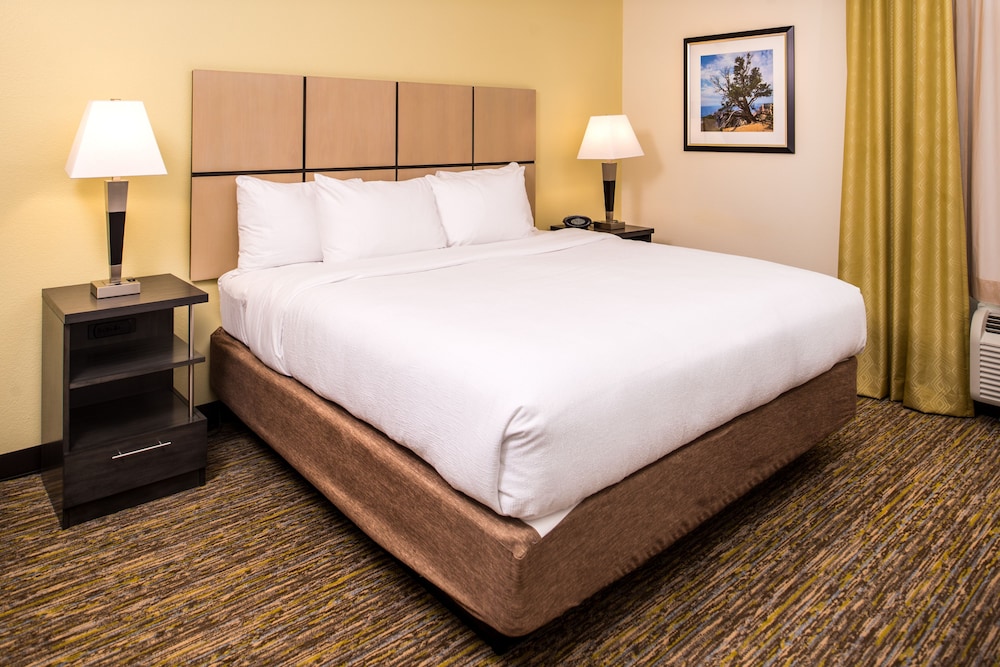 Candlewood Suites Carlsbad South by IHG - photo 19