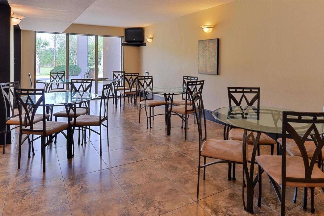 Americas Best Value Inn Kinder - photo 14