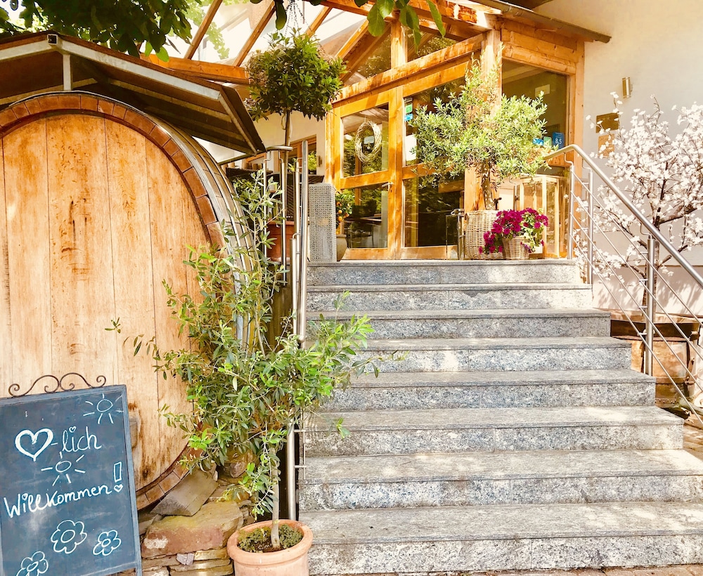 Hotel Weingut Dehren — Klotten