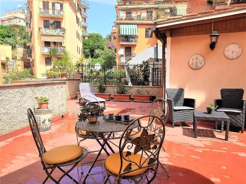 Vatican Heart Leone Relaxing Roman Terrace — 4-Star Luxury Hotel in Rome, Italy