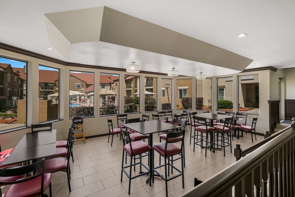 Red Roof Inn PLUS & Suites Knoxville West Cedar Bluff - photo 45