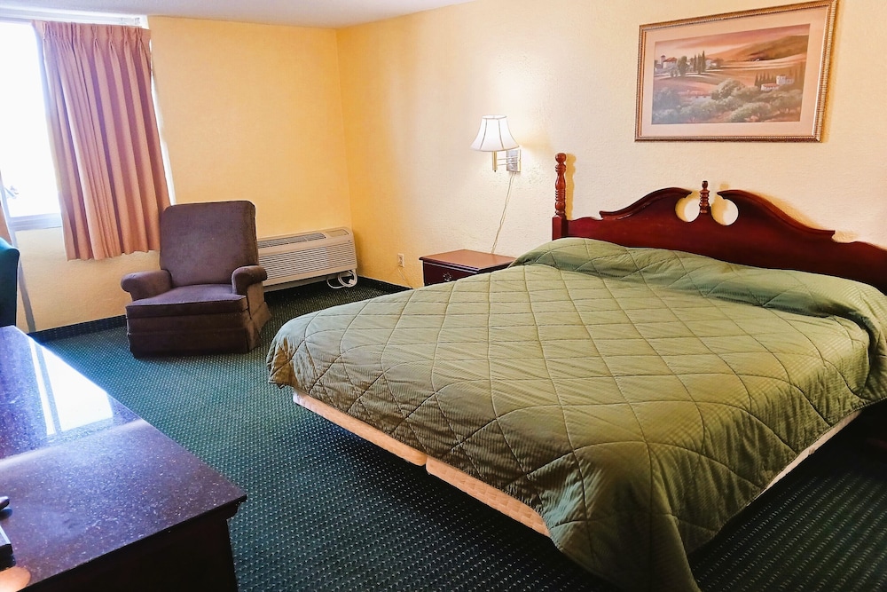 USA Inn Junction City Near Fort Riley - photo 14