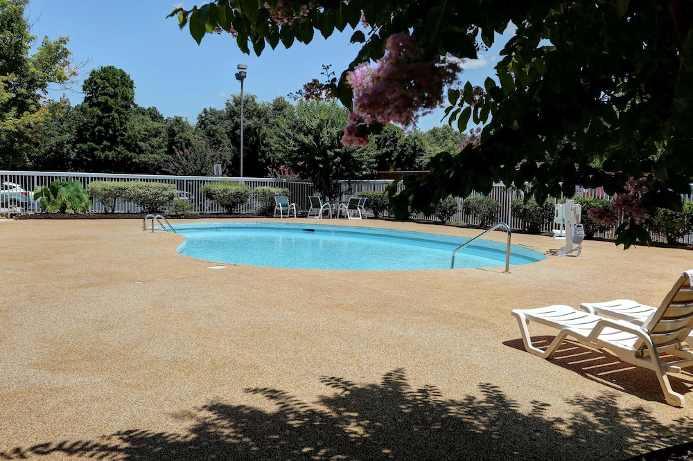 Country Inn & Suites by Radisson Charlotte I 85 Airport NC - photo 18