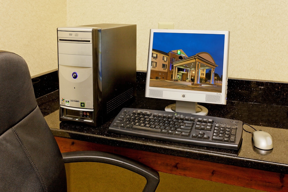 Holiday Inn Express Hotel & Suites Sylacauga by IHG - photo 20