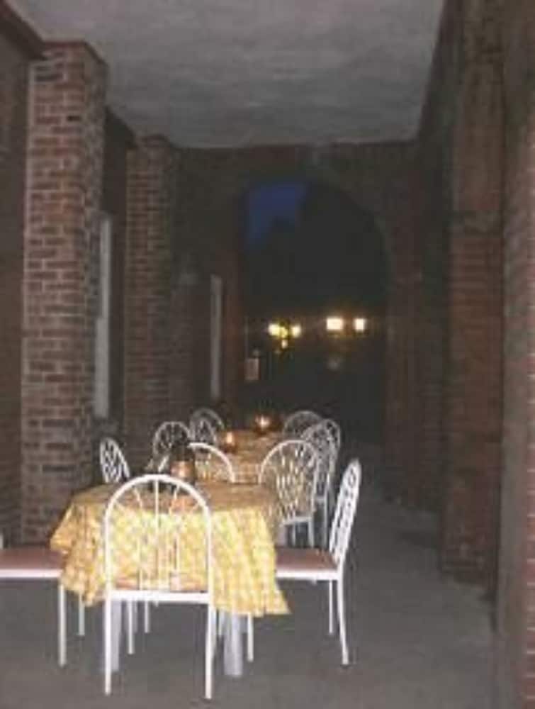 Elkhorn Inn & Theatre - photo 29
