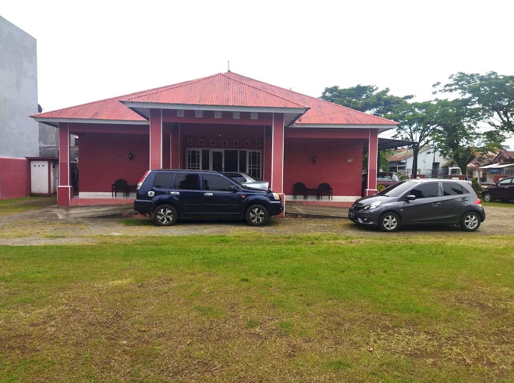 Hotel O Wisma Phinisi Syariah Near Mall of Pinrang Sejahtera — hotel in Pinrang