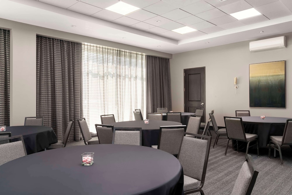 Hampton Inn & Suites Worcester - photo 51