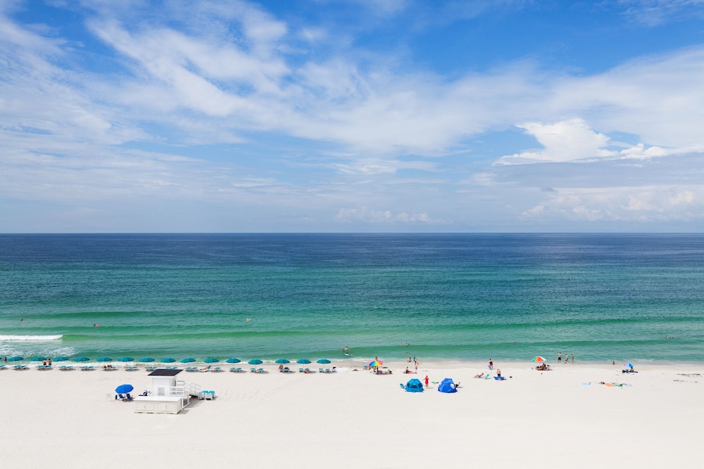 Holiday Inn Express & Suites Panama City Beach Beachfront by IHG - photo 24