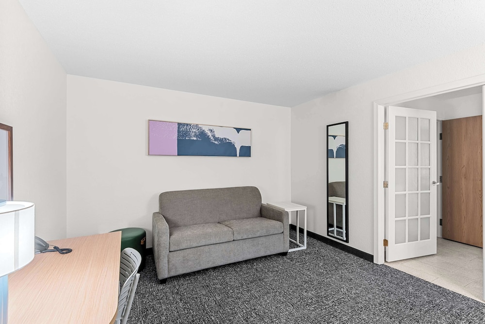 Spark by Hilton Cedar Falls - photo 25