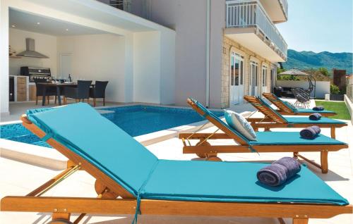 Two Bedroom Apartment In Mokosica