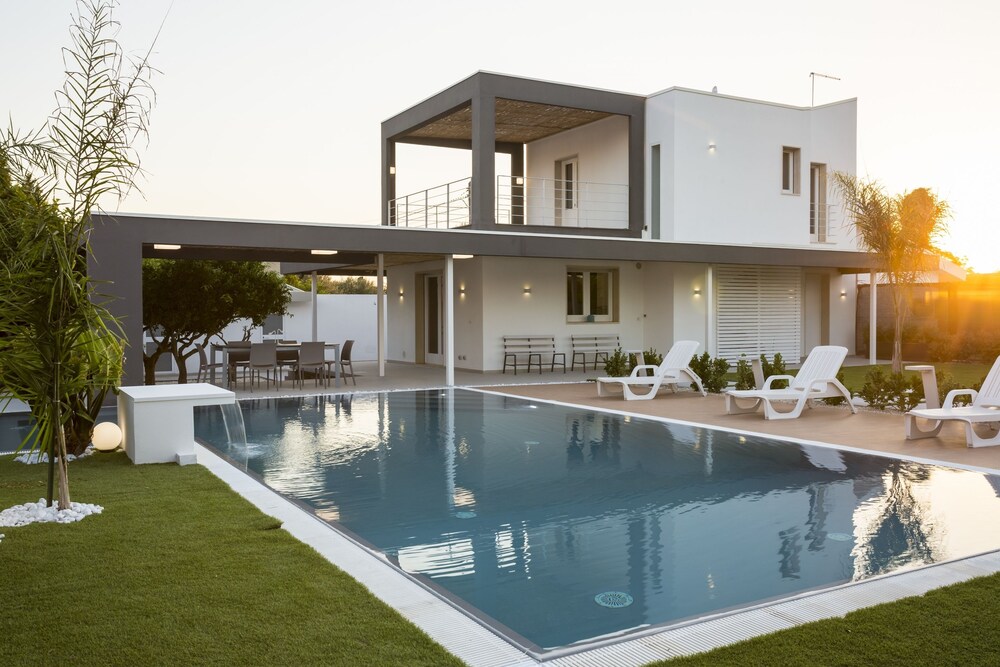 Villa Zoe — 4-Star Luxury Hotel in Comiso, Italy