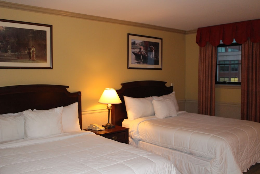 Roberts Riverwalk Urban Resort Hotel - photo 33