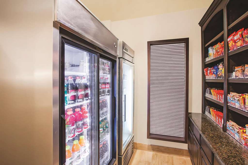La Quinta Inn & Suites by Wyndham Beaumont West - photo 42